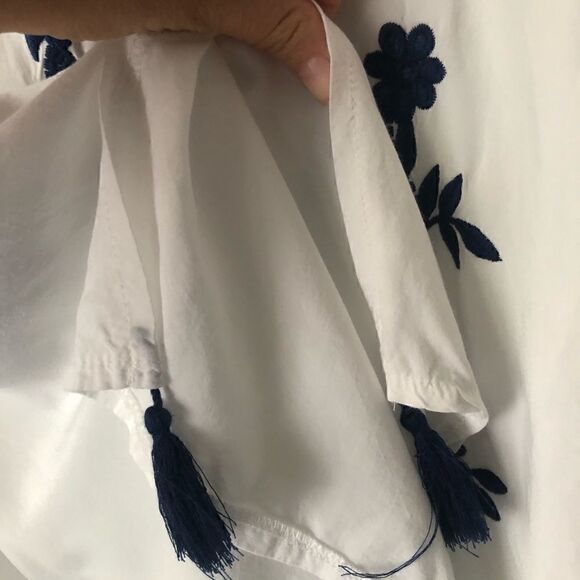 Solitaire Swim white tunic with two tone embroidered floral front - Picture 4 of 8